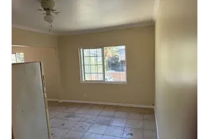 $1300 : L.A.  SE RENTA ESTUDIO image 7