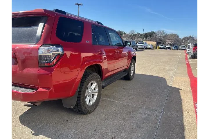 $33327 : Toyota 4Runner 2021 4x4 SR5 image 6