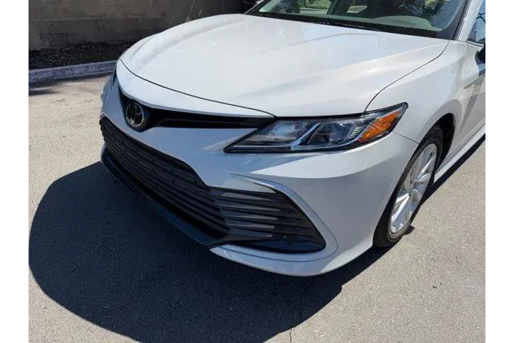 $25932 : Toyota Camry 2024 LE 4dr Sed image 4