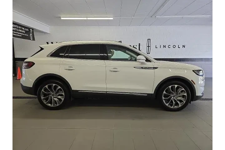 $36999 : Lincoln Nautilus 2022 AWD Re image 7