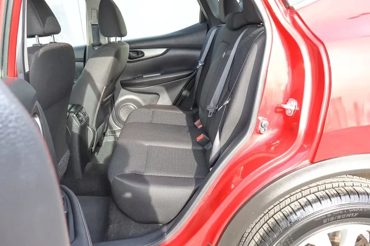 $10449 : 2017 Rogue Sport S image 8