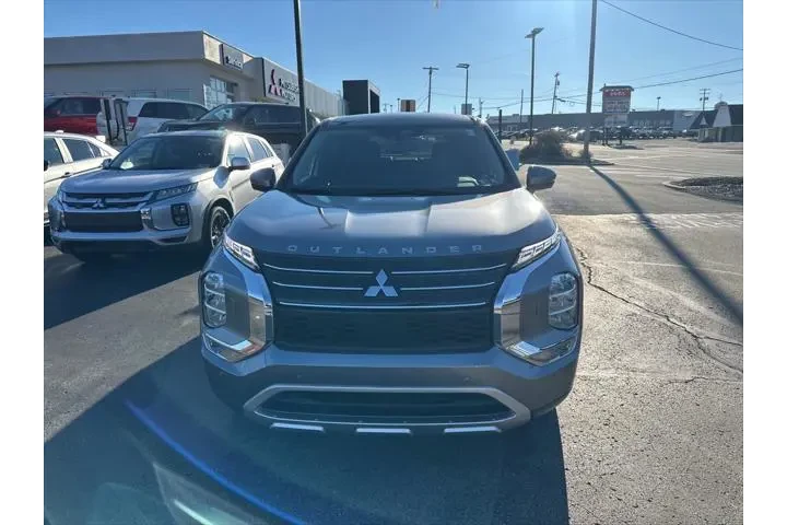 $23180 : Mitsubishi Outlander 2023 AW image 8