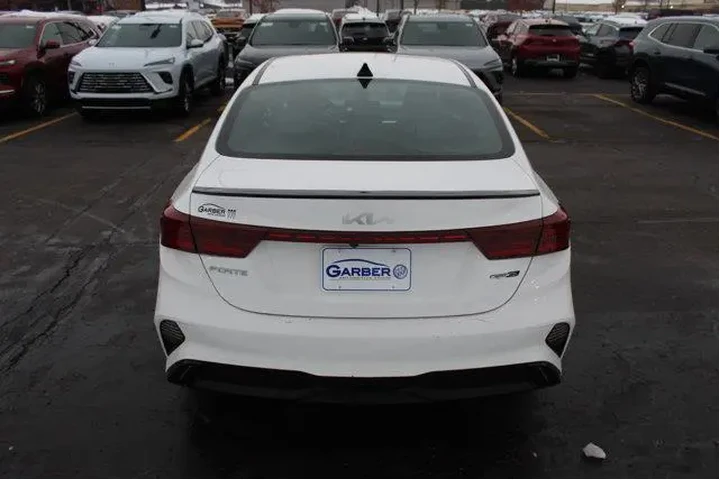 $17986 : Kia Forte 2023 GT-Line 4dr S image 5
