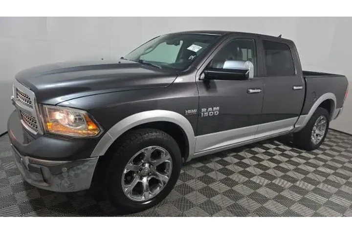 $27400 : Ram 1500 2018 4x4 Laramie 4d image 1