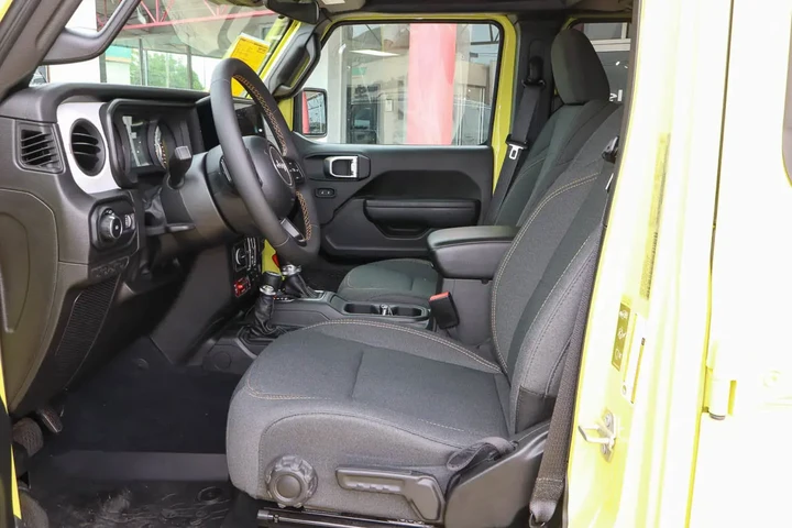 $35988 : 2024 Wrangler Willys 4 Door 4 image 7