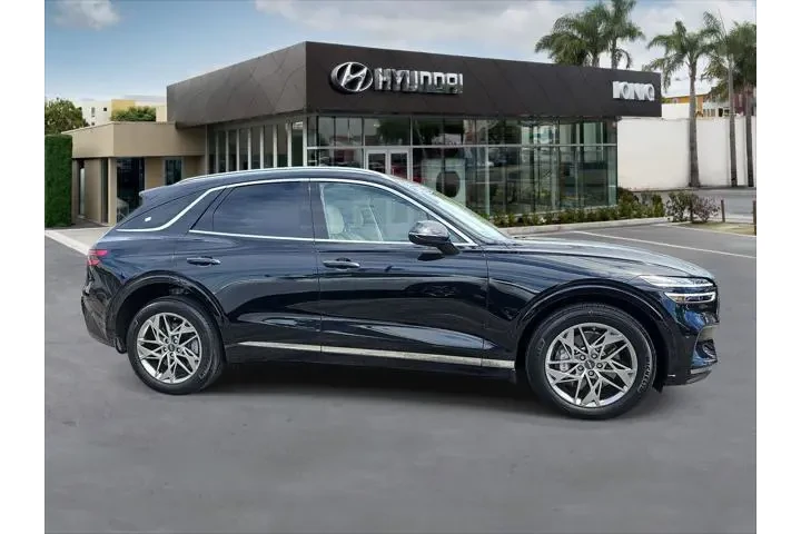 $34438 : Genesis GV70 2023 AWD 2.5T S image 2