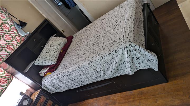 $250 : Queen size bed frame usado image 3
