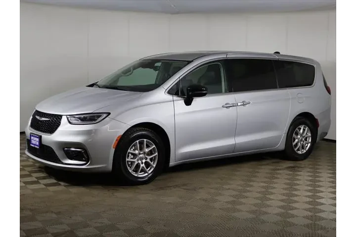 $24799 : Chrysler Pacifica 2024 Touri image 9
