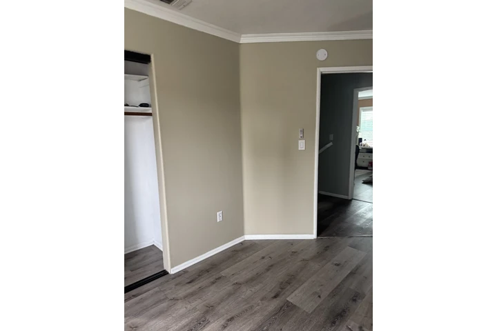 $1200 : Room for Rent image 8