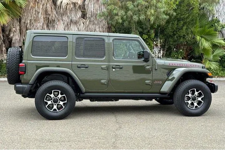 $37887 : Jeep Wrangler Unlimited 2021 image 2