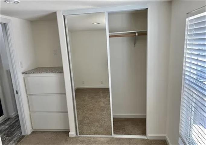 $900 : Detached Tiny 1bd single home! image 1