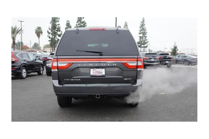 $19920 : 2016 Navigator Select image 7