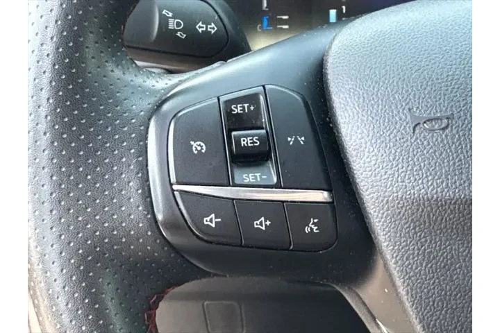 $18998 : Ford Escape 2024 ST-Line 4dr image 7