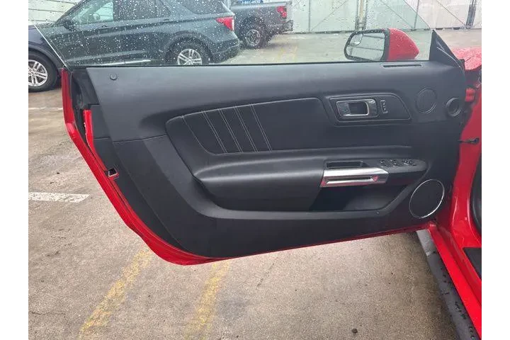 $19009 : Ford Mustang 2018 EcoBoost P image 9