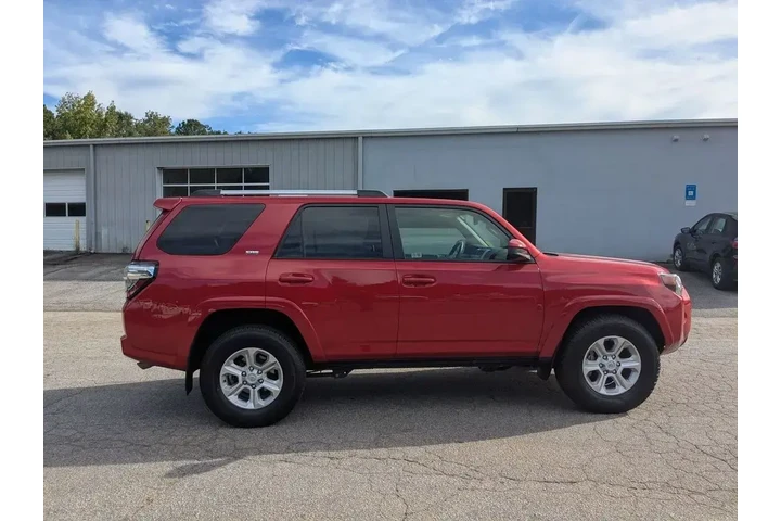 $35991 : Toyota 4Runner 2024 4x2 SR5 image 5
