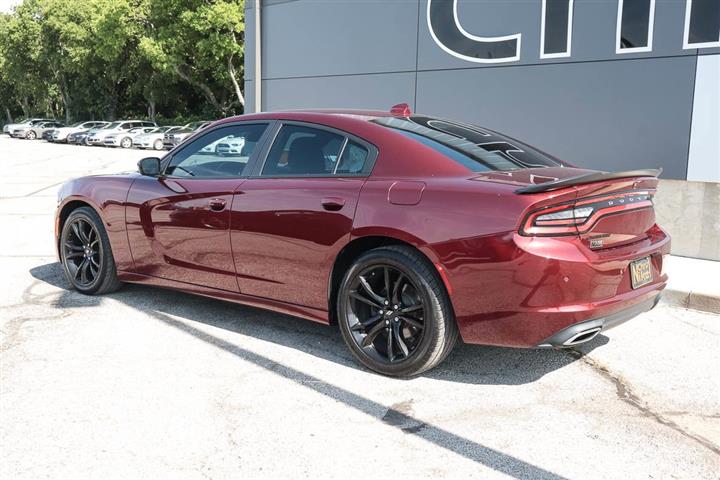 $18949 : 2018 Charger SXT Plus image 6