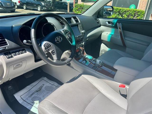 $13950 : 2012 TOYOTA HIGHLANDER Limited image 9