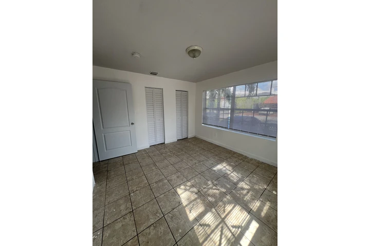 $1800 : Rento apt 2 habitaciones en sw image 2