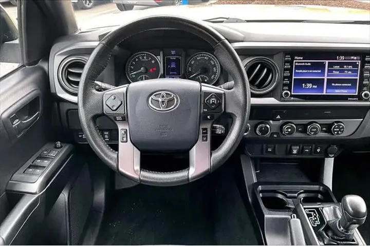 $31998 : Toyota Tacoma 2020 4x4 TRD O image 6