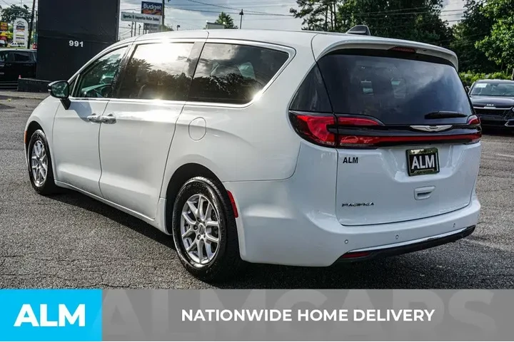 $24720 : Chrysler Pacifica 2024 Touri image 5