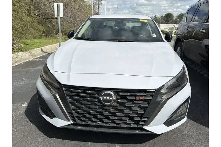 $19448 : Nissan Altima 2025 2.5 SR 4d image 2