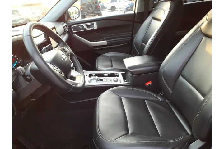 $33764 : Ford Explorer 2024 AWD XLT 4 image 10