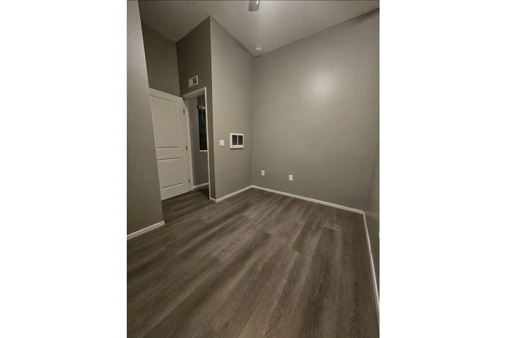 $700 : Cuarto en South Central image 2
