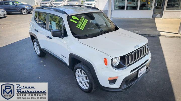 2019 Renegade Sport 4WD image 1