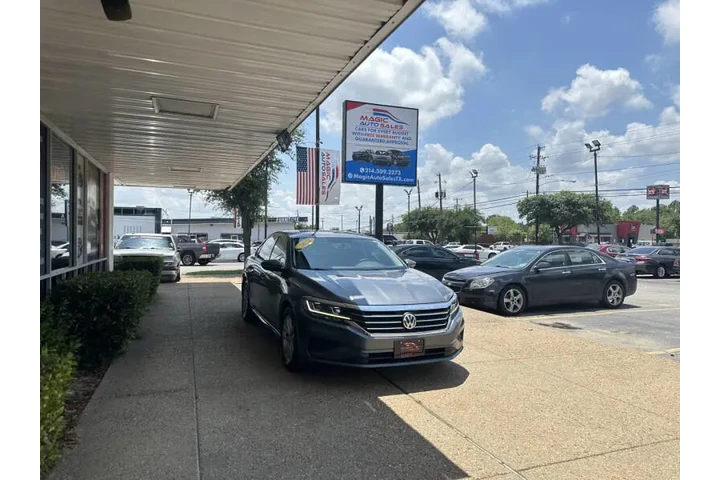 $18499 : 2021 Passat S image 3