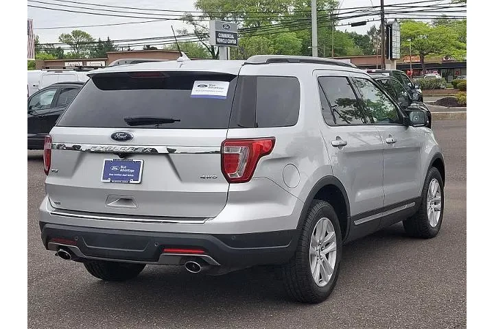 $19398 : Ford Explorer 2018 AWD XLT 4 image 6