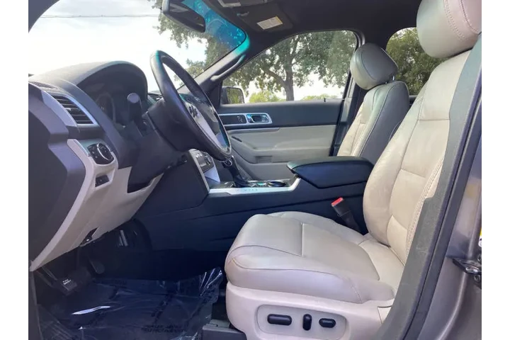 $8995 : 2011 Explorer XLT image 7