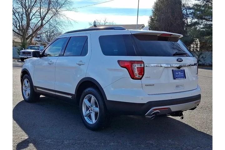 $15750 : Ford Explorer 2017 AWD XLT 4 image 5