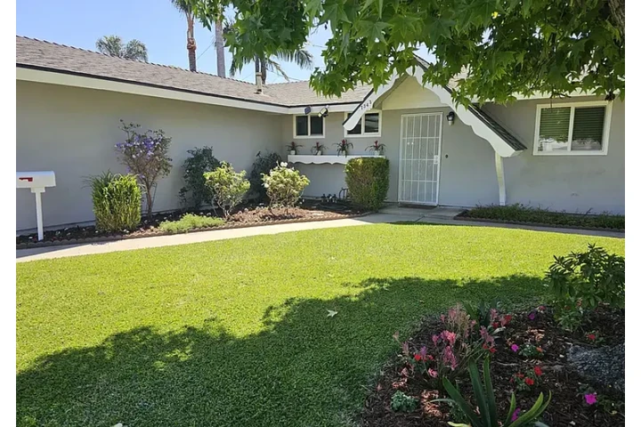 $1850 : Casa De renta🏠 Buena Park, CA image 1