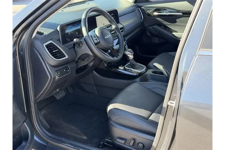 $23588 : Kia Seltos 2024 EX 4dr SUV image 10