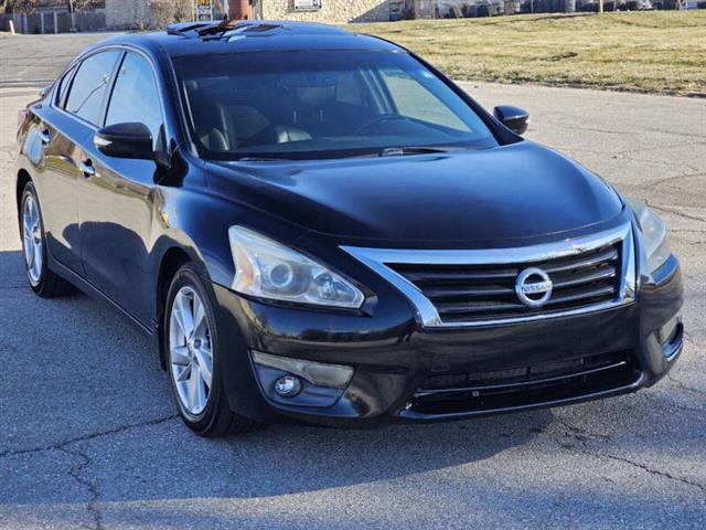 $4500 : 2013 Altima 2.5 SL image 3