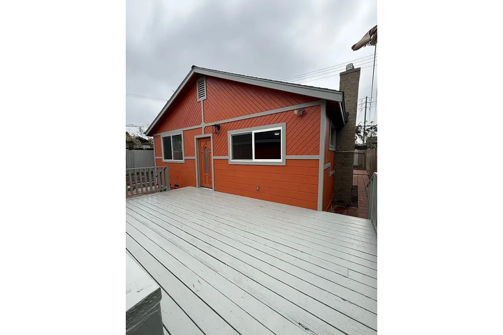 $800 : Single family home has 3 bedro image 2