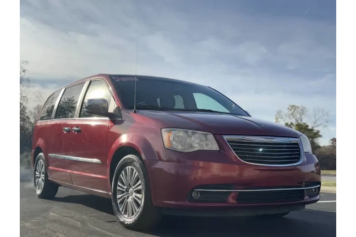 $6500 : 2014 Town and Country Touring image 4