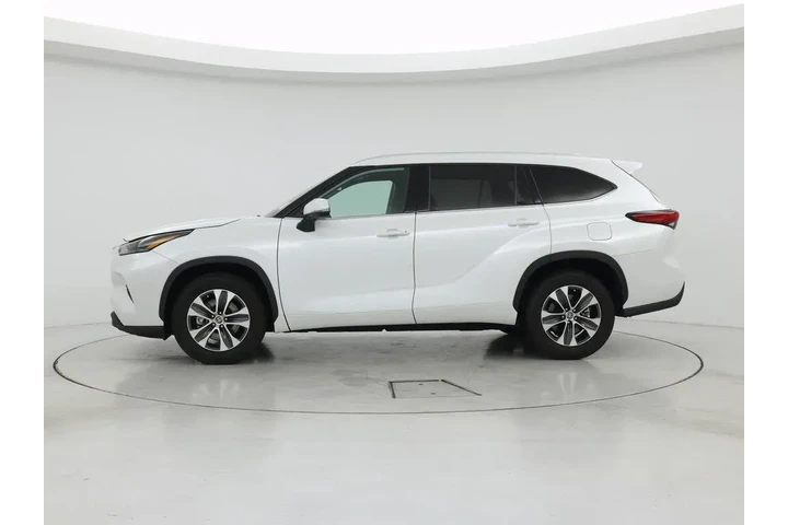 $37998 : Toyota Highlander 2022 XLE 4 image 3
