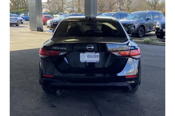 $16406 : Nissan Sentra 2025 SV 4dr Se image 6