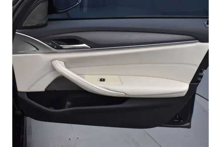 $37318 : BMW 5 Series 2023 AWD 540i x image 6