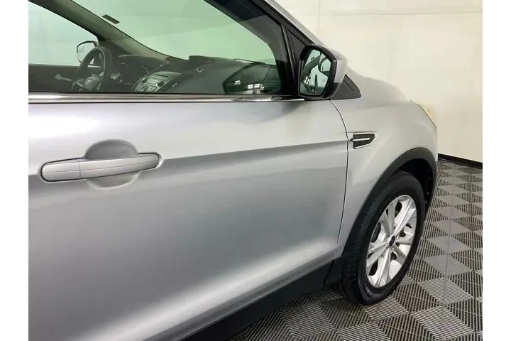 $10405 : Ford Escape 2017 AWD SE 4dr image 9