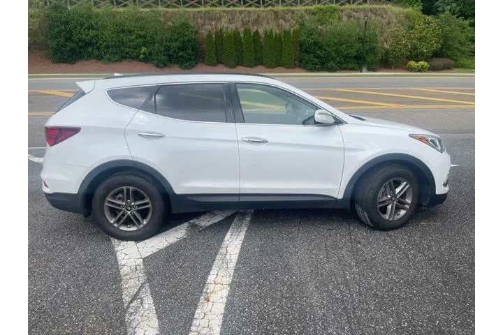 $15739 : Hyundai SANTA FE Sport 2018 image 1