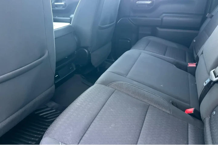 $31500 : Chevrolet Silverado 1500 202 image 7