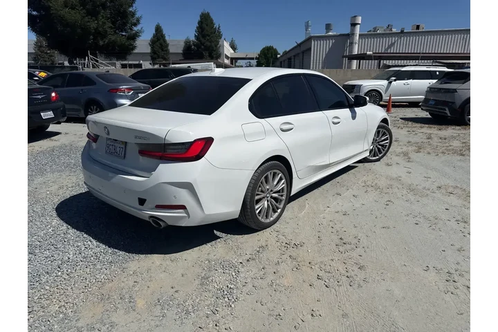 $30399 : BMW 3 Series 2023 330i 4dr S image 4