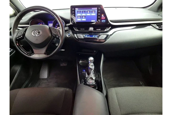 $21998 : Toyota C-HR 2019 XLE 4dr Cro image 9