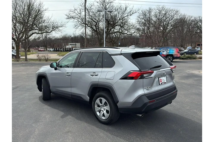 $18992 : 2021 RAV4 LE image 7