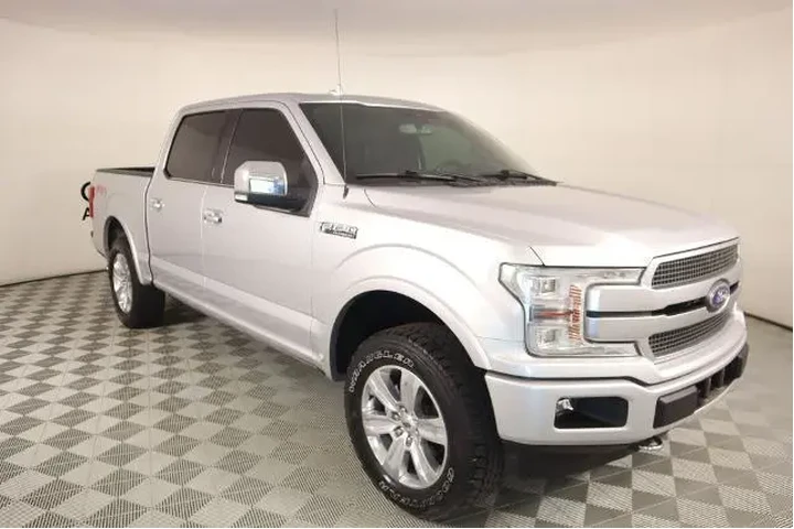 $36046 : Ford F-150 2019 4x4 XLT 4dr image 1