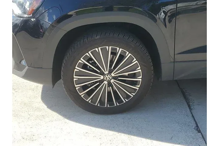 $25488 : Volkswagen Taos 2025 SE 4dr image 5