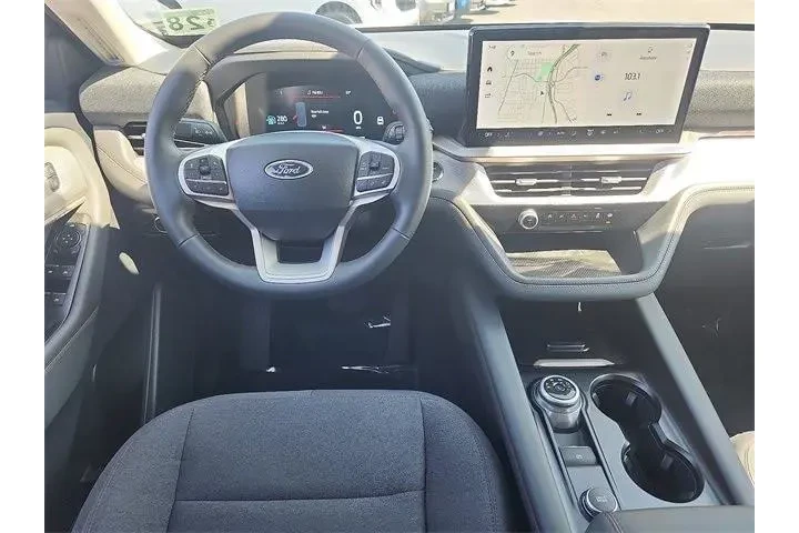 $37888 : Ford Explorer 2025 Active 4d image 4