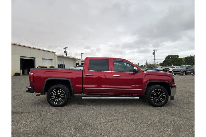 $31795 : GMC Sierra 1500 2018 4x4 SLT image 2